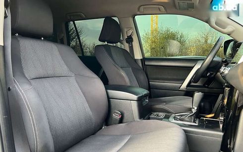 Toyota Land Cruiser Prado 2017 - фото 11
