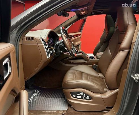 Porsche Cayenne 2019 - фото 27