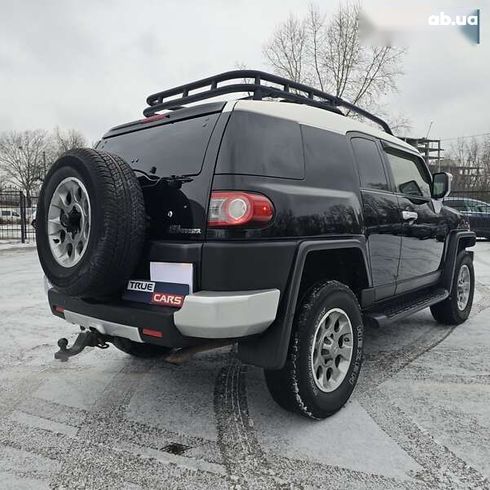 Toyota FJ Cruiser 2013 - фото 4