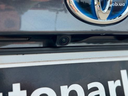 Toyota C-HR 2022 серый - фото 8