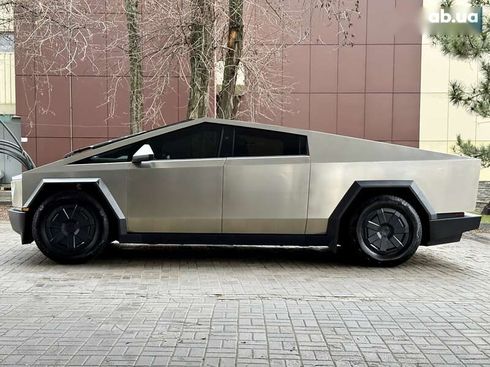 Tesla Cybertruck 2024 - фото 18