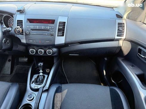 Mitsubishi Outlander 2010 - фото 23