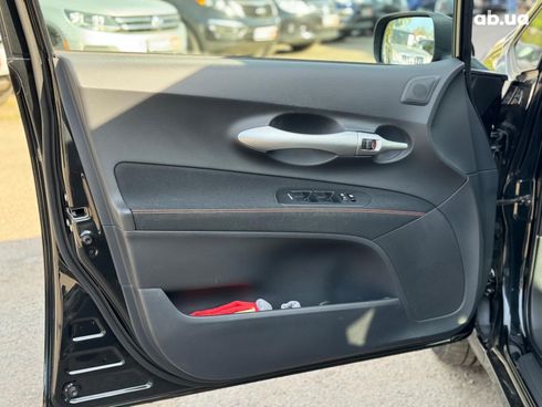 Toyota Auris 2010 черный - фото 14