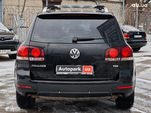 Volkswagen Touareg 2007 черный - фото 10