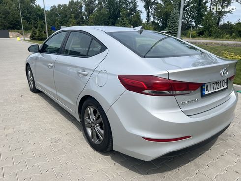 Hyundai Elantra 2017 серый - фото 9