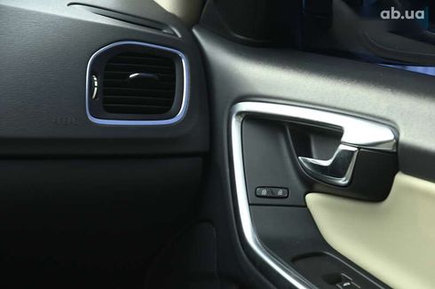 Volvo V60 2017 - фото 29