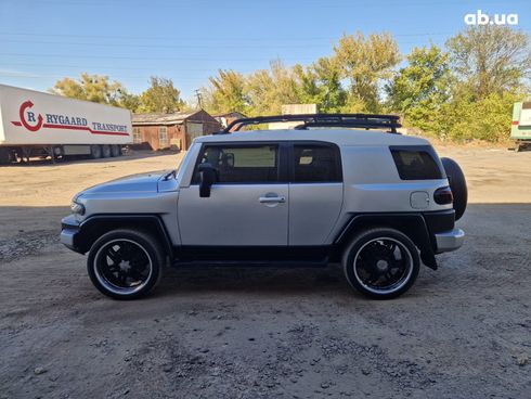 Toyota FJ Cruiser 2007 - фото 6