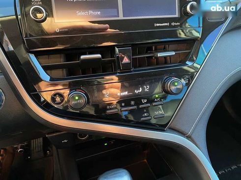 Toyota Camry 2022 - фото 16