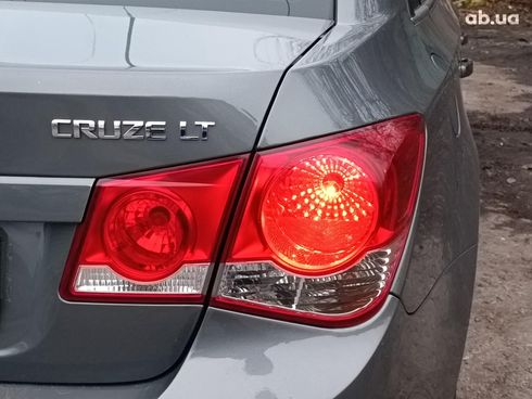 Chevrolet Cruze 2010 серый - фото 11