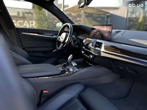 BMW 5 серия 2020 - фото 17