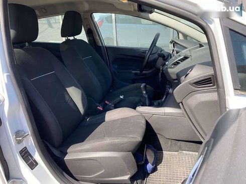 Ford Fiesta 2016 - фото 24