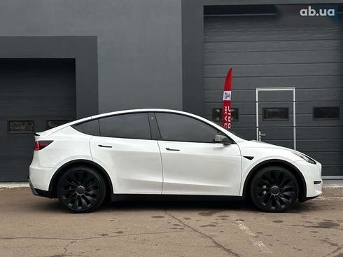 Tesla Model Y 2021 - фото 10