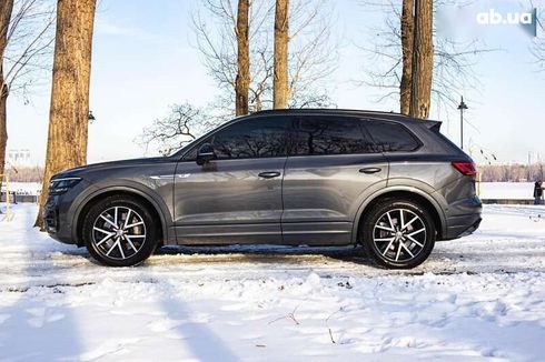 Volkswagen Touareg 2019 - фото 10