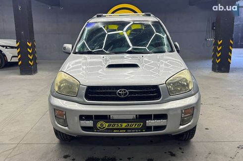 Toyota RAV4 2002 - фото 2