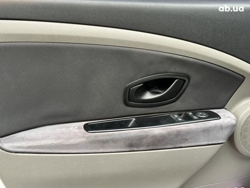 Renault Megane 2011 белый - фото 10