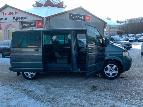 Volkswagen Multivan 2007 серый - фото 9