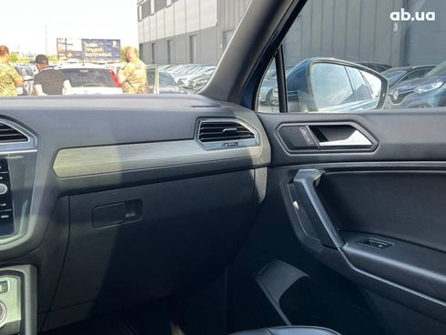 Volkswagen Tiguan 2018 синий - фото 15
