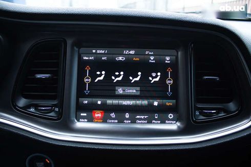 Dodge Challenger 2021 - фото 19
