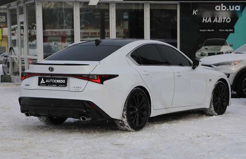 Lexus IS 2021 - фото 4