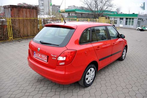 Skoda Fabia 2012 - фото 6