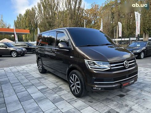 Volkswagen Multivan 2017 - фото 8