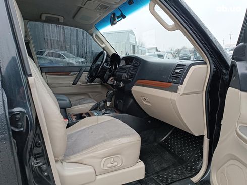 Mitsubishi Pajero Wagon 2008 черный - фото 33