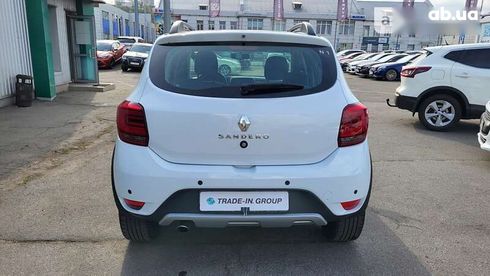 Renault Sandero Stepway 2020 - фото 9