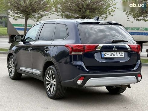 Mitsubishi Outlander 2019 - фото 9