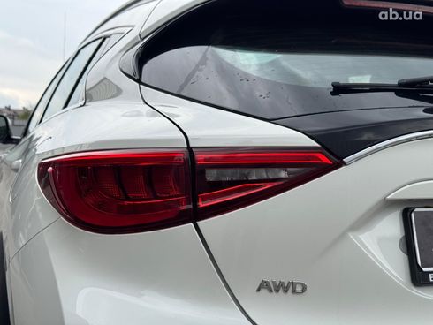 Infiniti QX30 2017 белый - фото 11