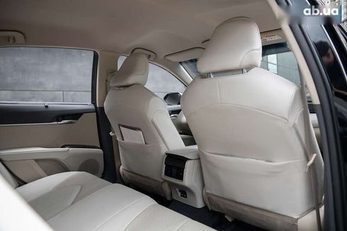 Toyota Camry 2021 - фото 24