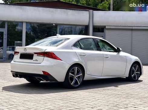 Lexus IS 2017 - фото 6