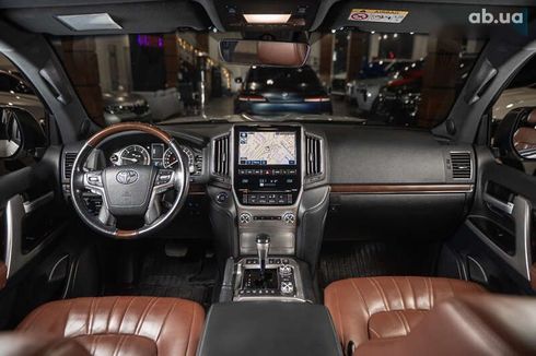 Toyota Land Cruiser 2019 - фото 30