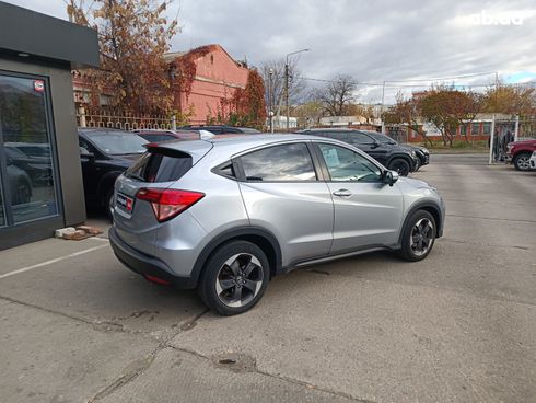 Honda HR-V 2018 серый - фото 7