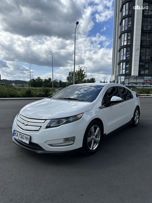 Chevrolet Volt 2015 белый - фото 3