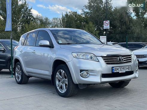 Toyota RAV4 2010 - фото 7