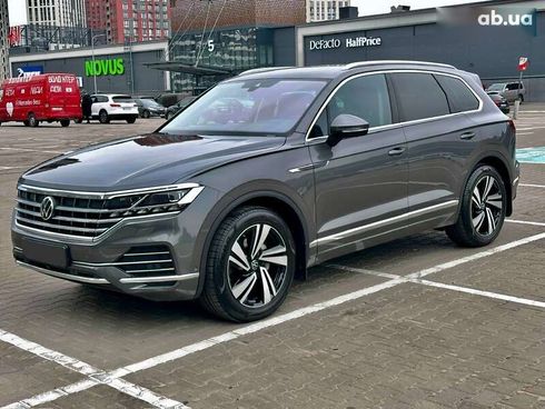 Volkswagen Touareg 2022 - фото 21