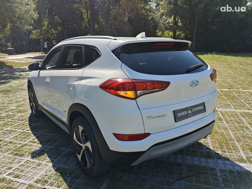Hyundai Tucson 2018 белый - фото 6