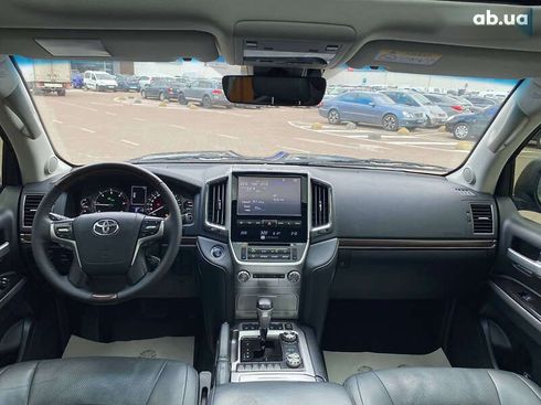 Toyota Land Cruiser 2018 - фото 13