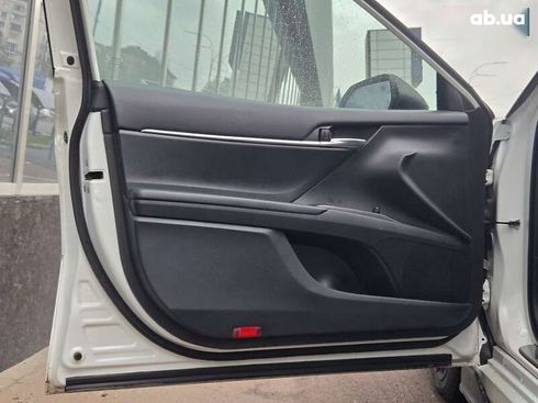 Toyota Camry 2021 - фото 14