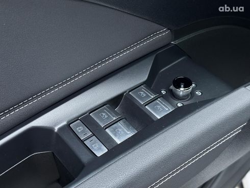 Audi Q4 e-tron 2023 белый - фото 49