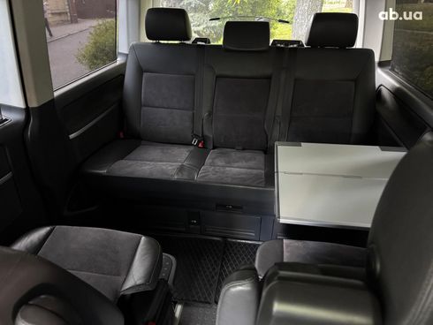 Volkswagen Multivan 2012 серый - фото 16