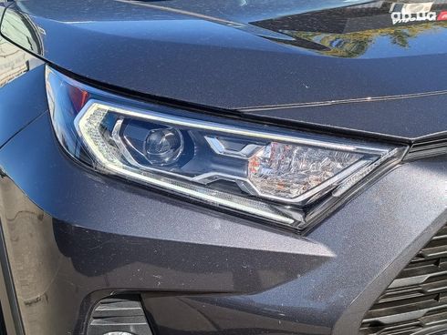 Toyota RAV4 2020 серый - фото 5