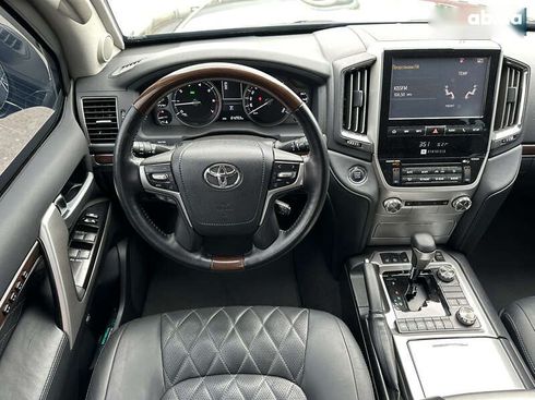 Toyota Land Cruiser 2017 - фото 23