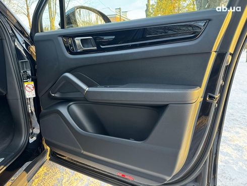 Porsche Cayenne 2020 черный - фото 41