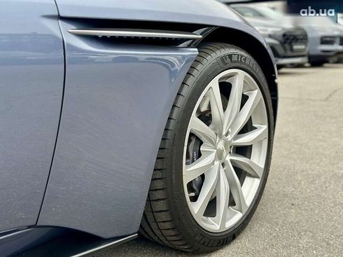 Aston Martin DB11 2017 - фото 19