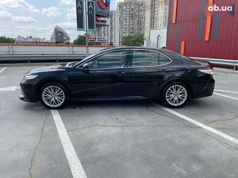 Toyota Camry 2020 - фото 7