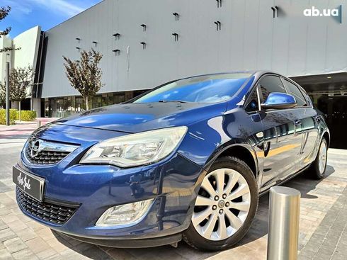 Opel Astra 2010 - фото 3
