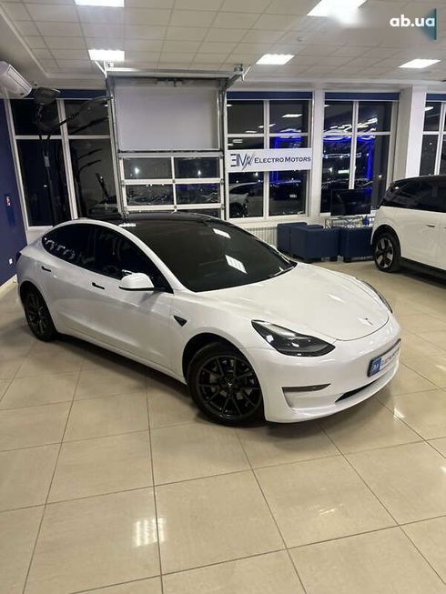 Tesla Model 3 2022 - фото 24