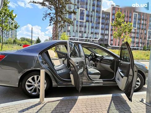 Toyota Camry 2012 - фото 26