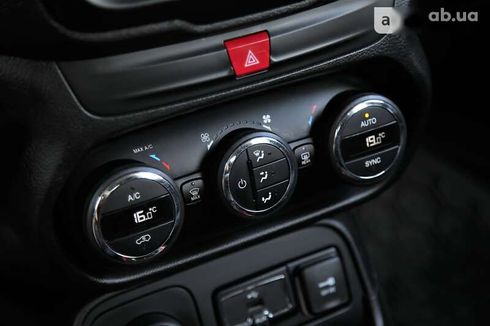 Jeep Renegade 2016 - фото 18